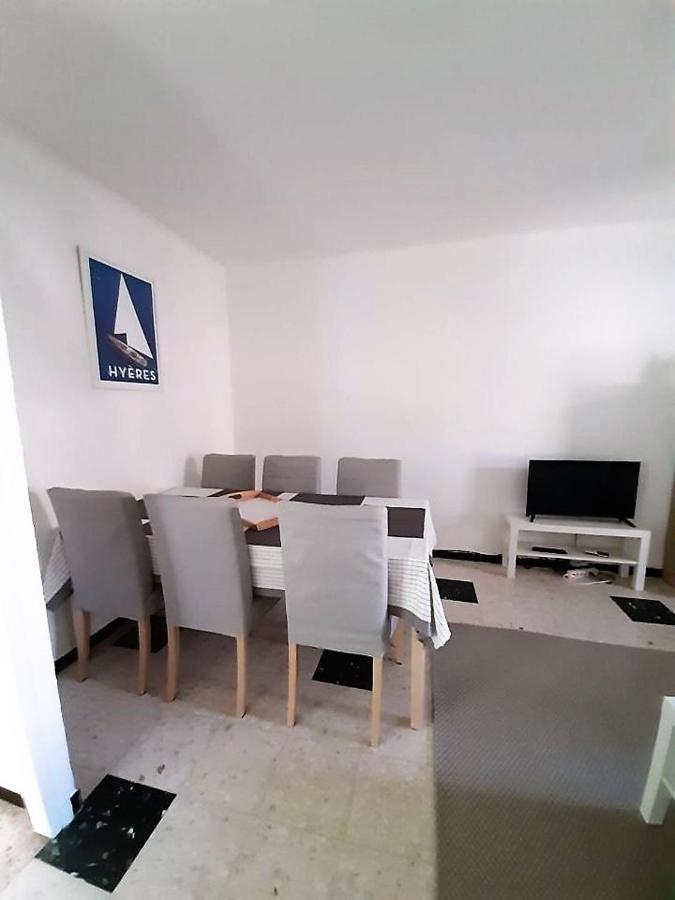 Beaux Appartements 3 Pieces Avec Espaces Exterieurs Et Parking - Proche Plage イエール エクステリア 写真