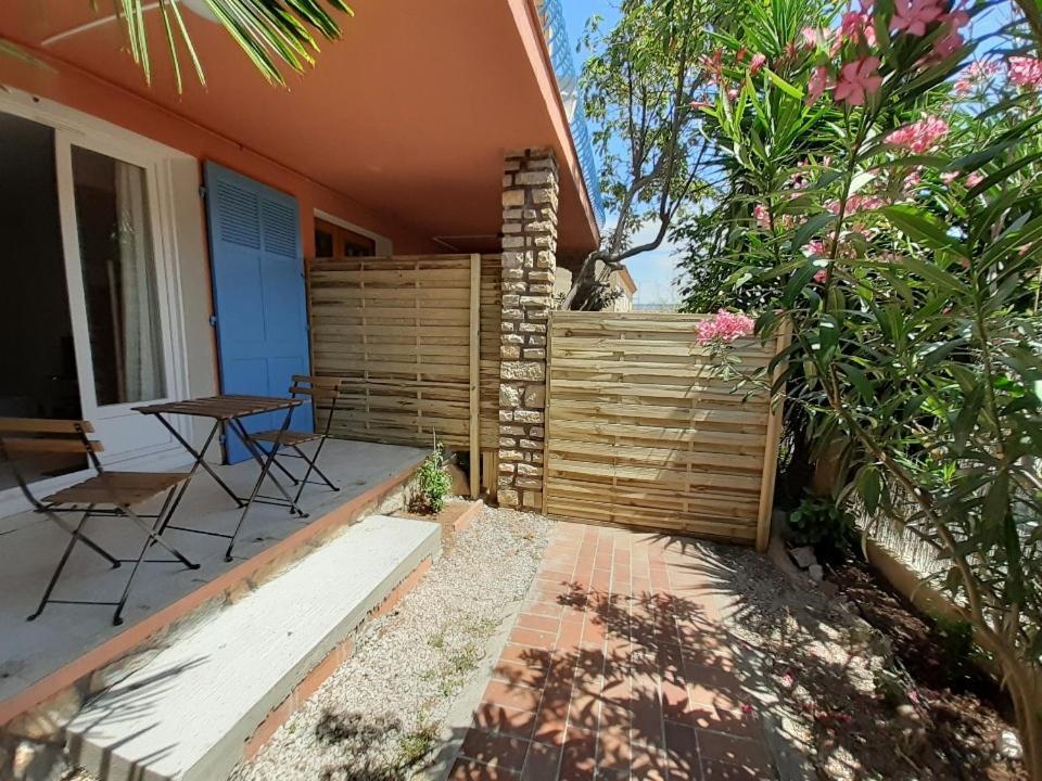 Beaux Appartements 3 Pieces Avec Espaces Exterieurs Et Parking - Proche Plage イエール エクステリア 写真