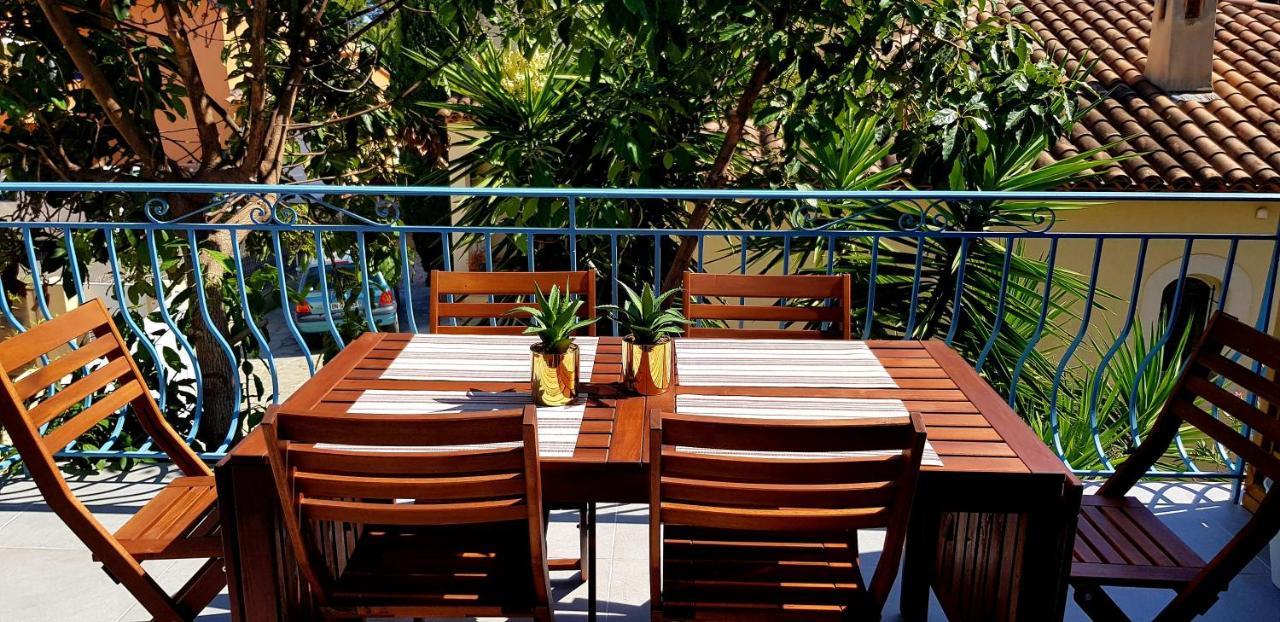 Beaux Appartements 3 Pieces Avec Espaces Exterieurs Et Parking - Proche Plage イエール エクステリア 写真